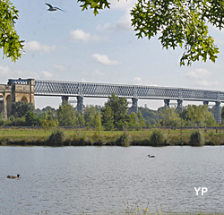 Pont Eiffel (doc. Office de Tourisme du Cubzaguais - Alpha Images)