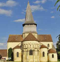 Collégiale Saint-Austrégésile (doc. Commune de Saint-Outrille)