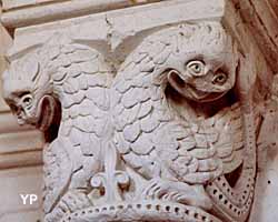 Eglise de Lucheux - détail d'un chapiteau historiés XIIe siècle