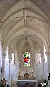 Eglise de Lucheux - choeur et chapiteaux - XIIe s.