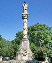 Colonne du Sacré Coeur au bois des Zouaves
