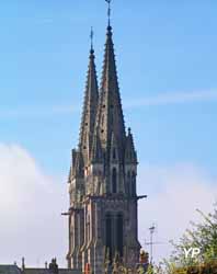 Notre Dame et église romane à La Ferté-Macé