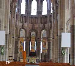Notre Dame et église romane à La Ferté-Macé