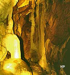 Grottes et cavernes : promenade dans le monde des stalactites 