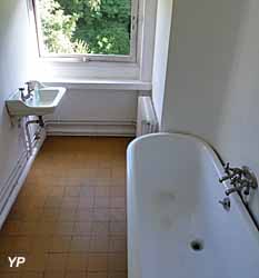 Villa Savoye, salle de bains du fils