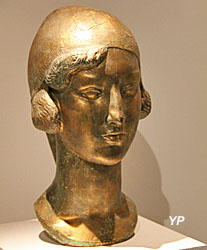 T&ecirc;te id&eacute;ale ou la Sicilienne (pl&acirc;tre dor&eacute;, 1923 - Alfred Janniot)