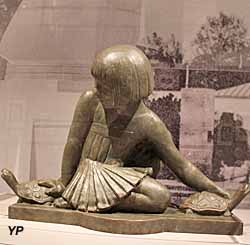 La Petite fille aux tortues (pl&acirc;tre patin&eacute; avec bronze, 1924 - Ren&eacute; Letourneur)
