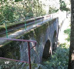 Rigole alimentaire (petit canal) (doc. OTErdre&Gesvres)