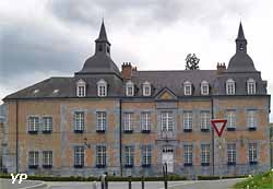 Château des comtes de Bryas (doc. Office de Tourisme de Val d'Ardenne)