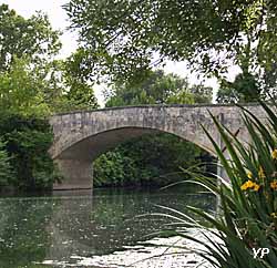 Roquemaure - petit pont