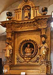 Cathédrale Notre-Dame de l'Immaculée Conception, autel et retable de sainte Réparate