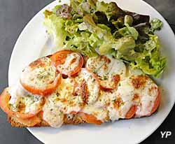 Maison de l'Aubrac - tome fraîche de l'Aubrac, tomates, huile de serpolet