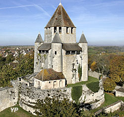 Tour César (doc. JC Jacquin)