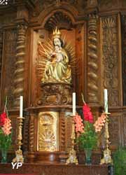Eglise Notre-Dame de l'Assomption - maître autel (XVIIe s) avec  vierge à l'enfant (XVe s)