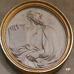 Église Notre-Dame - saint Pierre tient le livre des Écritures et les clés du Royaume, marbre (Pierre Le Gros, 1666)