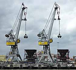 Les terminaux portuaires forment un paysage insolite