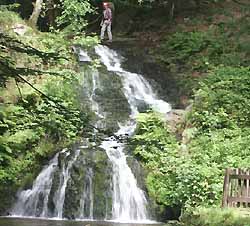 cascade au Val-d'Ajol (doc. OT des Vosges Méridionales)