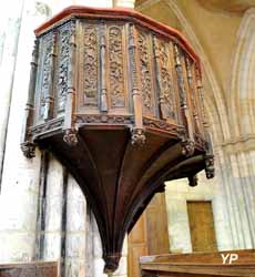 Église Saint-Prix Saint-Cot - chaire de Vérité (XVIe s.)