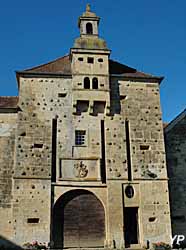 Château de Bougey - tour des gardes et son clocheton sur bretèches (GDSM)