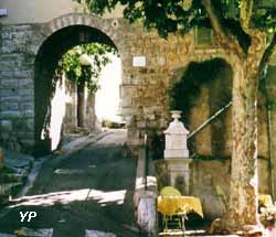 La Cadière-d'Azur - porte de la Colle