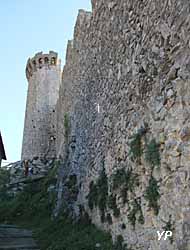 Tour et remparts