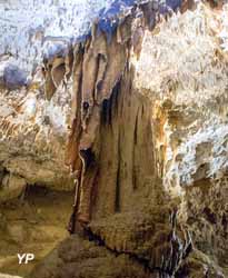 Grotte Célestine - colonne