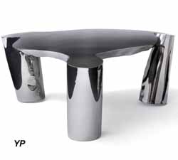 Domaine de Boisbuchet - Ron Arad, Three Legs and a Table, Collection Alexander von Vegesack