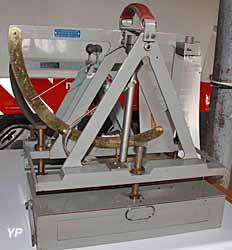 Pendule Leroux - mesure de rugosité des routes