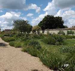 Château d'Azay-le-Ferron - jardin