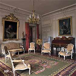 Château de Parentignat - salon blanc