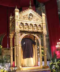 Sainte Tunique lors de l'ostension (présentation) de Pâques 2016