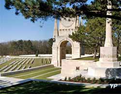 Étaples, cité des pêcheurs - Cimetière militaire d'Étaples