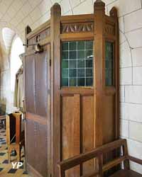 Église Sainte-Radegonde - entrée latérale