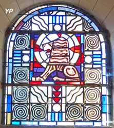 Église Sainte-Radegonde - lion assis