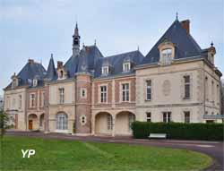 Château de Cannes-Écluses (Office de Tourisme des Deux Fleuves)