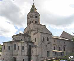 Basilique Notre-Dame d'Orcival (doc. Yalta Production)