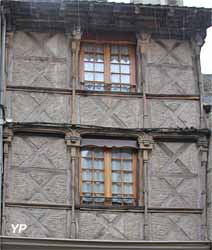 Maison place Saint-Pierre