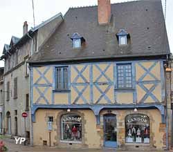 Maison 2 rue des Serruriers (MH)