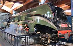 Locomotive à vapeur 232 Hudson animée (1949)