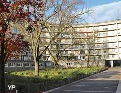 Bâtiment annulaire (1952 à 1955, architecte Pierre-Jean Guth)