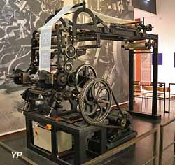 Machine à impression à rouleaux de cuivre