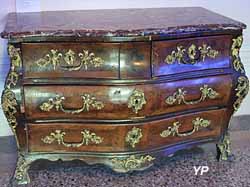 Commode tombeau (1720)