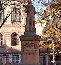 Monument à Théophile-Conrad Pfeffel