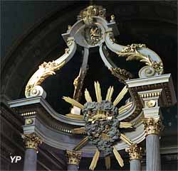 Baldaquin &agrave; colonnes corinthiennes