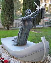 Sainte-Dévote (sculpteur Cyril de La Patellière, 1997)