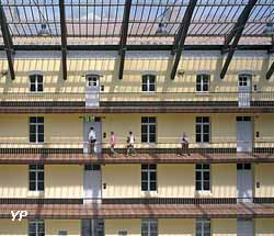 Coursives du pavillon central du Palais social