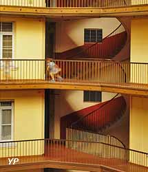 Escalier de l’aile droite du Palais social