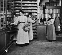 L’épicerie du Palais social en 1901