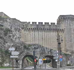Remparts - porte du Rocher