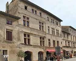 Maisons anciennes près du Palais